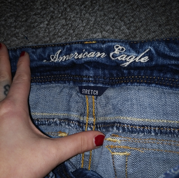 American Eagle distressed jeans - Picture 2 of 7